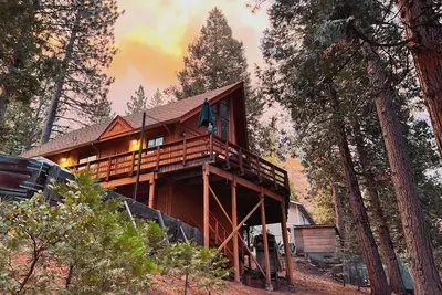 Image de <15min to Dodge Ridge. Cozy cabin with game room, fire pit and wifi!