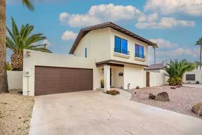 Image de Beautiful home 5 minutes from Old Town Scottsdale.