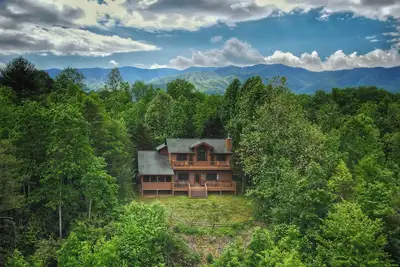 Image de Wild Daisy 4 Bedrooms, 3 bath with a View and a Yard