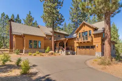 Image de One Tahoe Place at Schaffer's Mill, Golf and Exclusive Club Amenities!