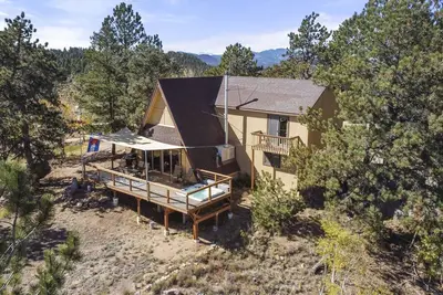 Image de Pikes Peak A-Frame Retreat w/ Hot Tub & stunning mountain views. Pets welcome!
