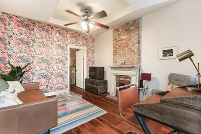 Image de Pink Gator a \"Shotgun\" Style Home in New Orleans
