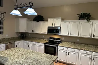 Image de Our beautiful 4br 2. 5ba just 8 minutes from State Farm Stadium