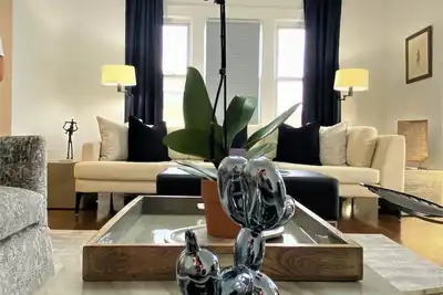 Image de Luxury Designer 2 bedroom+office/3bed vacation home.