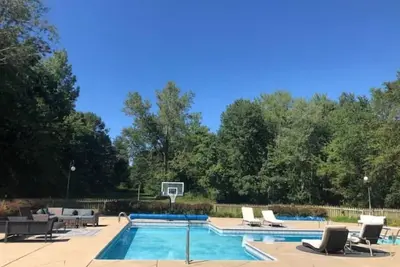 Image de Farmhouse with private pool/hot tub on 50 acres