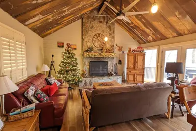 Charming cabin with spectacular views