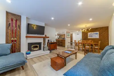 Image de Remodeled Retreat at Eagle Lodge - Spa & Garage!