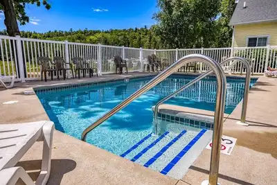 Image de Walkable home to downtown Fish Creek- outdoor community pool