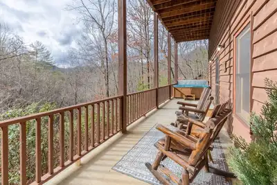 Image de Dog-friend mtn home near pond with private hot tub, fireplace, decks, & firepit
