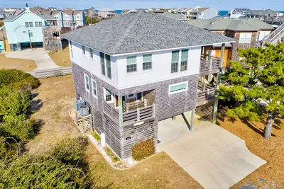 Image de Sprawling family home with outdoor living galore, private W/D, Ac - ocean views