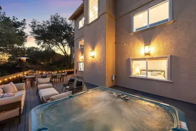 Image de Montclair Modern Luxury Retreat