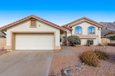 Image de Spacious home with mountain views, grill, central air-conditioning, & free WiFi