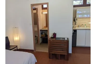 Image de Studio indépendant 35m2 face à l'étang et plage