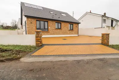 Beckside House, pet friendly, with a garden in Cockermouth
