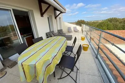 Image de Appartement avec terrasses, à 2 min de la plage, pets admis