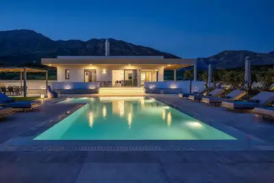 Romantic villa 5 minutes from the sea