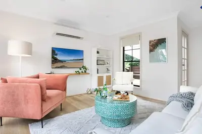 Image de Palm Breeze – Stay 3, Pay 2!