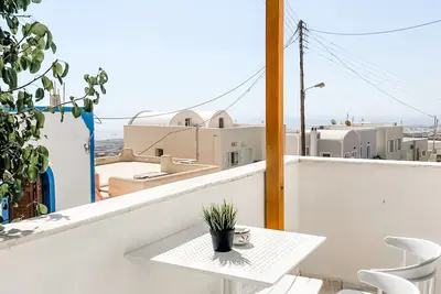 Image de Relaxing Fira City Apartment 5min from the Cliffs of Caldera