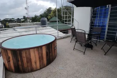 Image de Beachfront Duplex Apt+Private Jacuzzi+2 QBed+2bath+Ac+Wifi+HotWater+Pet Friendly