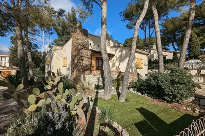 Image de Villa de caractère située à 200 m de la plage