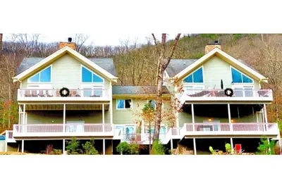 Image de Riverrun Retreat Vacation Home -Multi family/group. Mt. Mitchell Views