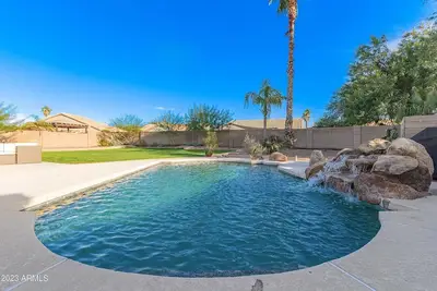 Image de Chic Chandler Resort with Heated Pool, Firepit & Bbq Grill