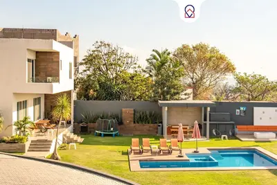 Image de Duplex studio l Amazing view | Pool, Gym & Rooftop