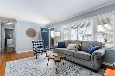 Image de ~Cozy & Family Friendly Home~  Game Room | Self Check-in | Fast WiFi|