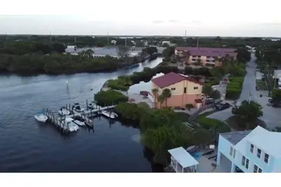 Image de Key Largo Bay side With a Boat Slip