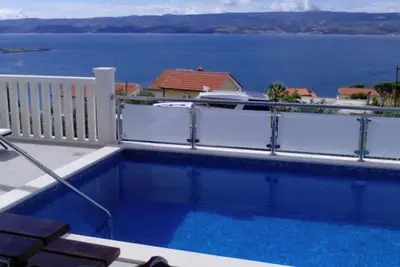 Image de Appartement dans Dugi Rat avec vue mer, terrasse, Climatisation, Wifi (5112-1)
