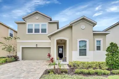 Beautiful 5 Bed Pool Home with Spa-1513np