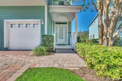 Beautiful 5 Bed Pool Home Great Location-1421fc