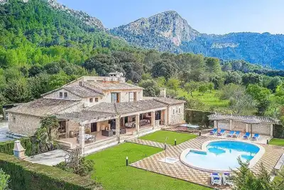 Image de Lovingly Restored Farmhouse, Idyllic Location, Amazing Views, A/C, Private Pool - 10mins to Pollenca