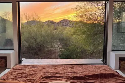 Image de Stylish Mountain villa w/hot tub & pool- backyard hiking