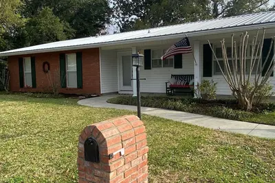 Image de Long Beach Paradise waiting for you! Pet friendly with fenced backyard! Sleeps 8