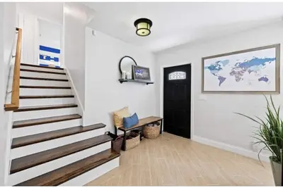 Image de Beautiful 4 bed pool home next to Town Center Mall