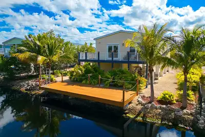 Image de Tarpon Canal | Nearly new 3 bed\/2 bath home with canal views on Ramrod Key
