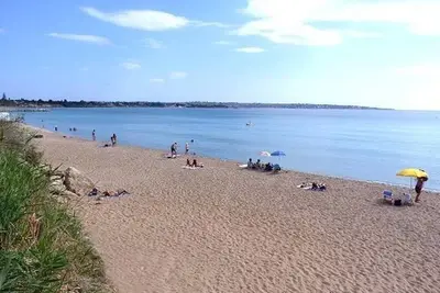 Image de Appartement dans villa - Climatisé - Wi-fi - proche mer