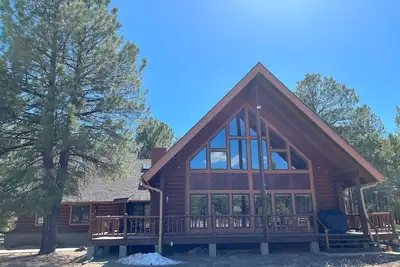 Image de Ski Retreat and Summer Heavan -  PeakView Log Cabin in the Woods