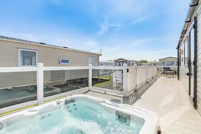 Image de Platinum Caravan 6 Berth (3 bed) (Pet)