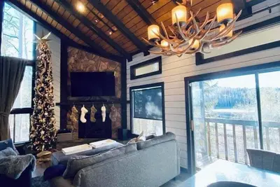 Image de 10 Guests, 3br/3ba, Spacious & Beautiful Area