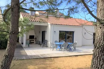 Image de Maison Confortable à 500m de la Plage avec Wifi, Jardin et Terrasse - La Tranche-sur-Mer