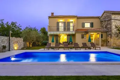 Image de Villa Hisina near PoreÄŤ for 6 people with private swimming pool
