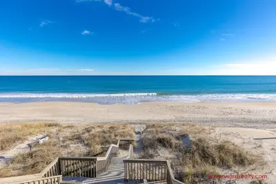 Image de Carolina Glory - 4br Oceanfront Duplex with Covered Porch