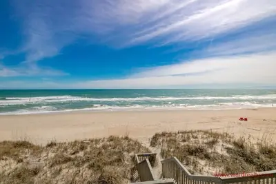 Image de Coast is Clear - 4br Oceanfront Duplex! Dog Friendly! !