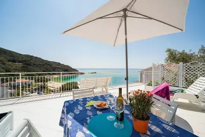Image de Appartement « Le Sirene Bilo 5 » près de la plage avec terrasse commune et Wi-Fi