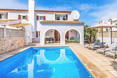 Image de Villa Monsy 2 - Trois Chambres Villa, Couchages 5