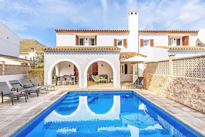 Image de Villa Monsy 1 - Trois Chambres Villa, Couchages 5