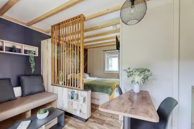 Image de Le Chalet Petit Ecolier au cœur de la nature.
