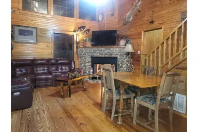 Image de Mountain View Creekside Cabin on 12 Acres.